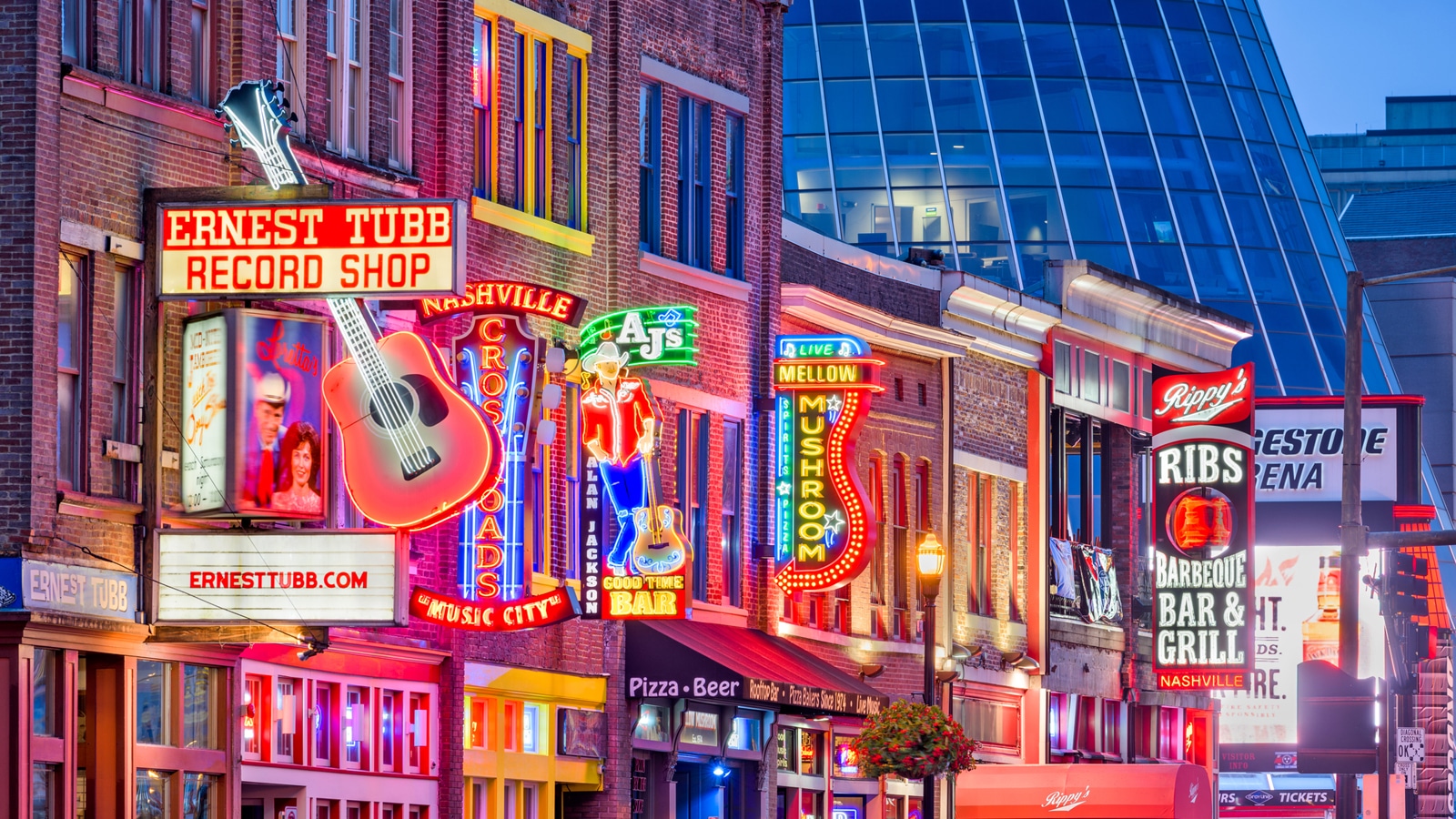 Live Music Venues On Lower Broadway - Nashville At Night