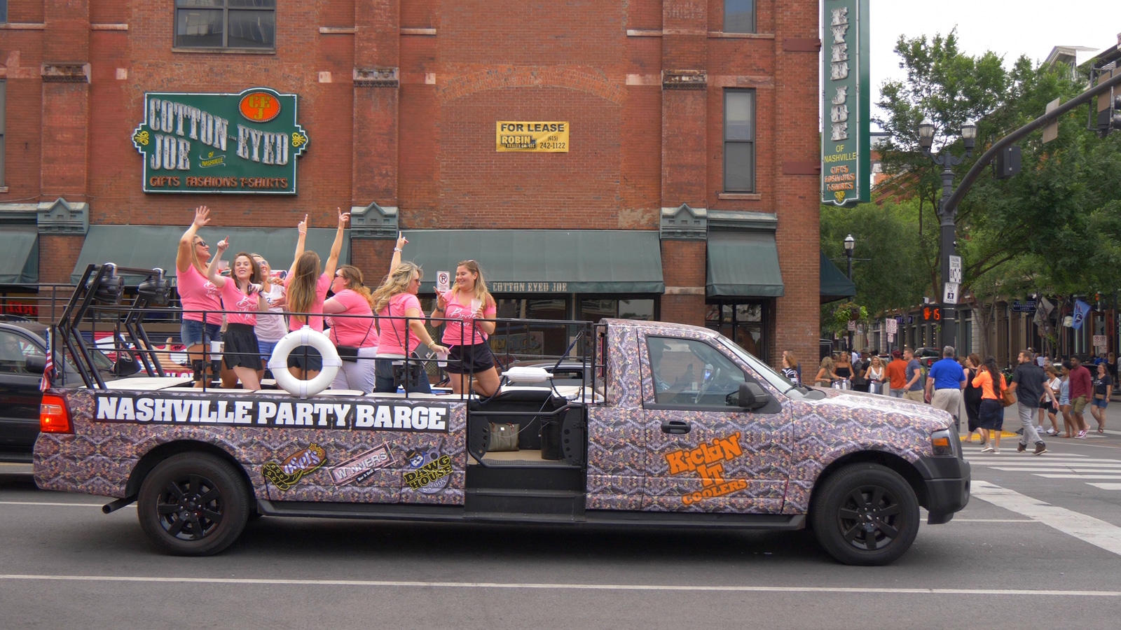 Bachelorette Parties In The Music City  On Wheels